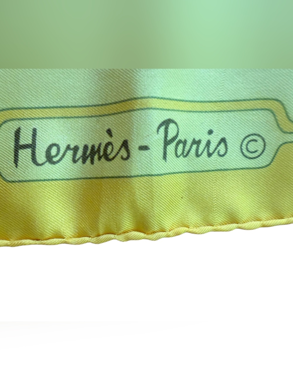 Hermès "Flora Graeca" rare vintage silk scarf - Picture 3 of 12